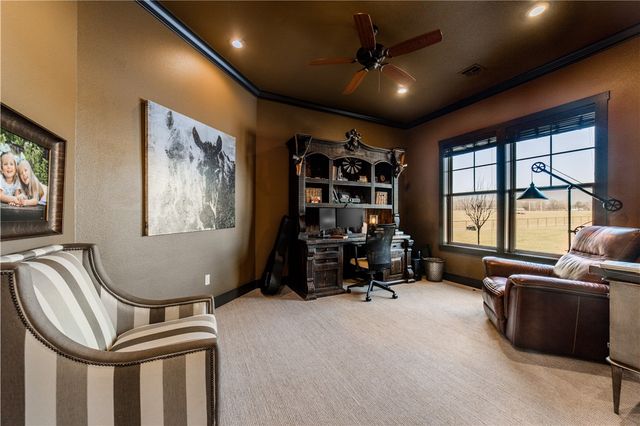 887 1st Avenue, Gentry, AR 72734