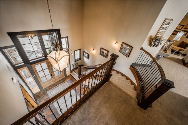 887 1st Avenue, Gentry, AR 72734