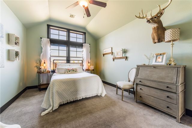 887 1st Avenue, Gentry, AR 72734