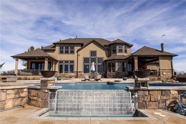 887 1st Avenue, Gentry, AR 72734