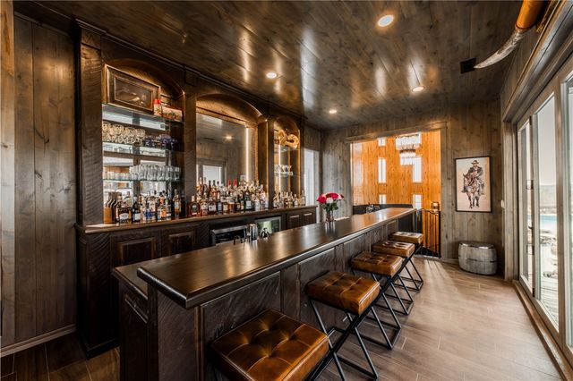 887 1st Avenue, Gentry, AR 72734