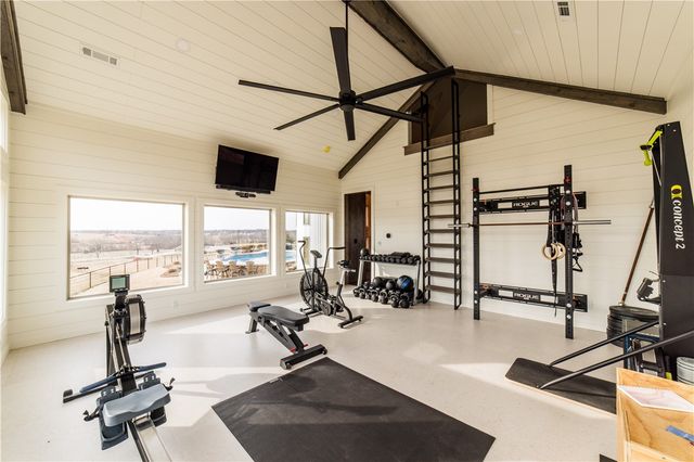 887 1st Avenue, Gentry, AR 72734