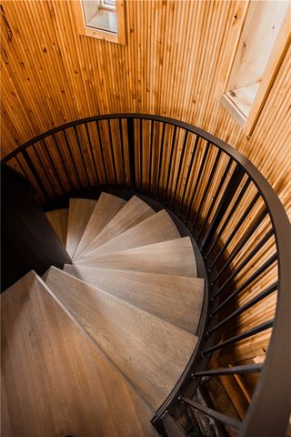 887 1st Avenue, Gentry, AR 72734