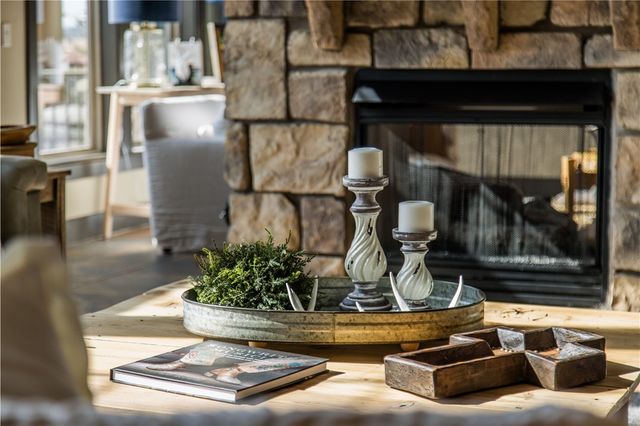 887 1st Avenue, Gentry, AR 72734