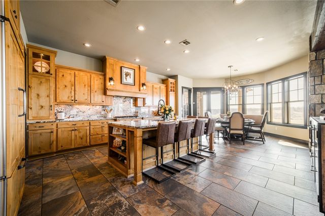 887 1st Avenue, Gentry, AR 72734