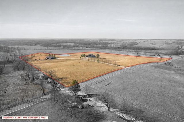 887 1st Avenue, Gentry, AR 72734