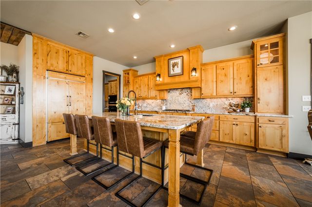 887 1st Avenue, Gentry, AR 72734