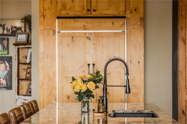 887 1st Avenue, Gentry, AR 72734