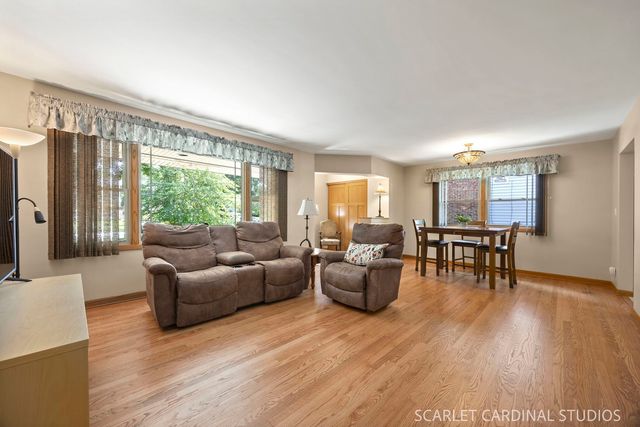 348 S Chase Avenue, Lombard, IL 60148