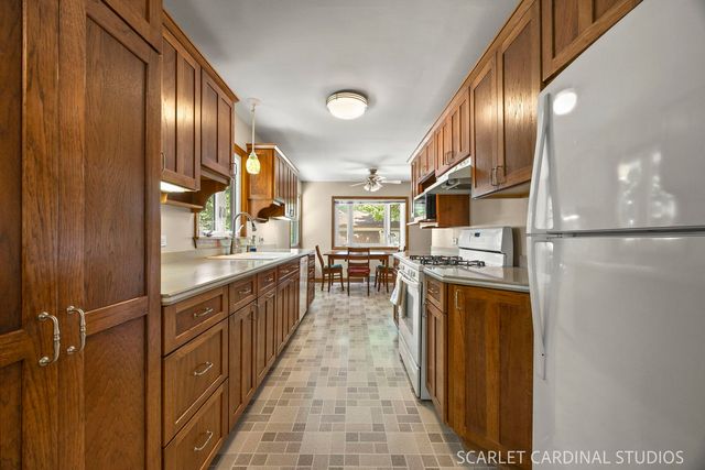348 S Chase Avenue, Lombard, IL 60148