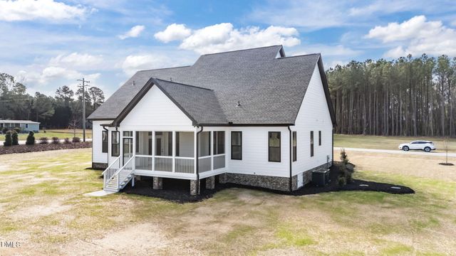 24 Lane Farms Way, Holly Springs, NC 27540