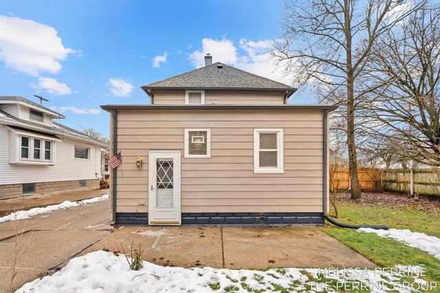 743 Garfield Avenue, Grand Rapids, MI 49504