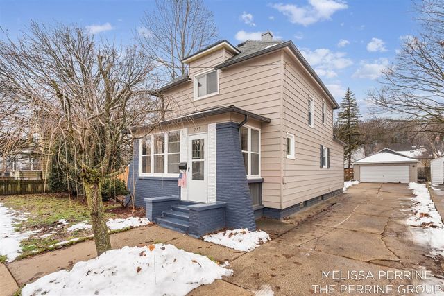 743 Garfield Avenue, Grand Rapids, MI 49504