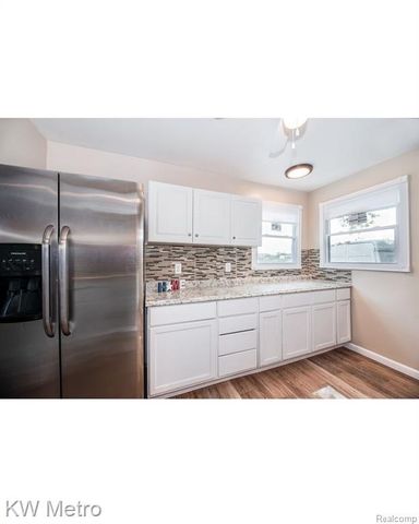 11330 Chalmers Avenue, Warren, MI 48089