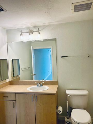 533 NE 3rd Avenue 204, Fort Lauderdale, FL 33301