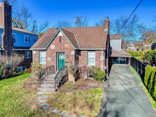 27 Haven Court, Nyack, NY 10960