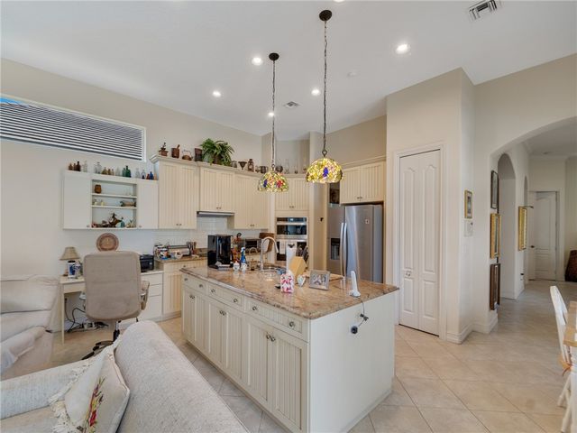 9065 Englewood Court, Vero Beach, FL 32963
