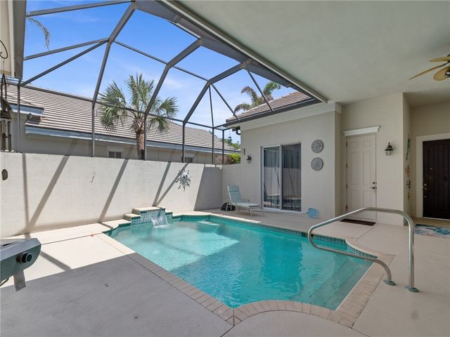 9065 Englewood Court, Vero Beach, FL 32963