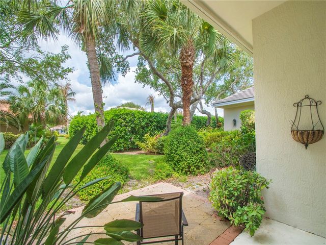 9065 Englewood Court, Vero Beach, FL 32963