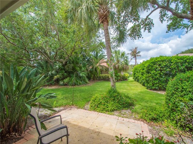9065 Englewood Court, Vero Beach, FL 32963
