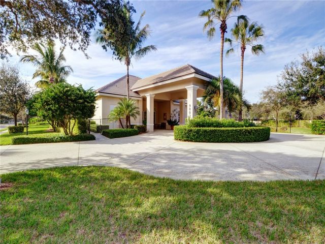 9065 Englewood Court, Vero Beach, FL 32963