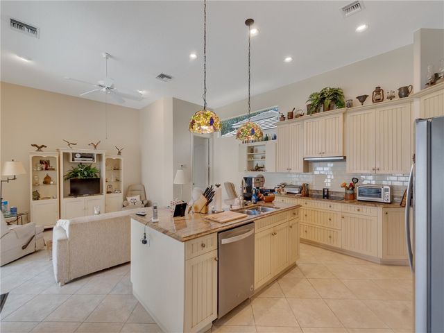9065 Englewood Court, Vero Beach, FL 32963