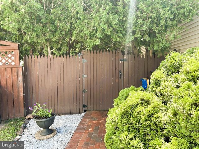 32 STEEPLECHASE CIR, Horsham, PA 19044