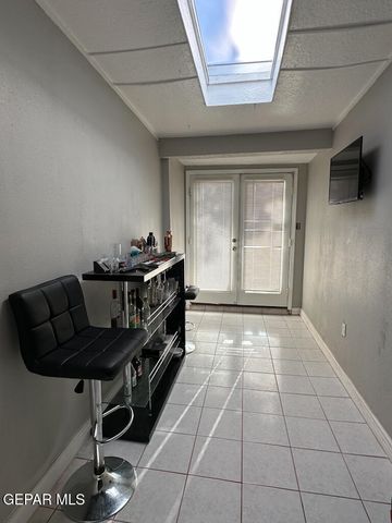 824 Destello Road B, El Paso, TX 79907