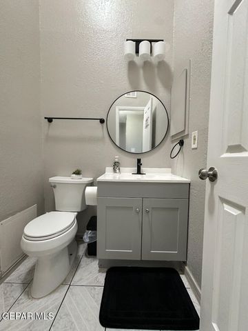 824 Destello Road B, El Paso, TX 79907