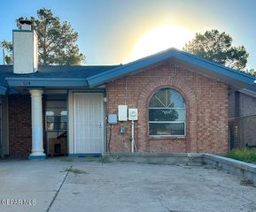 824 Destello Road B, El Paso, TX 79907