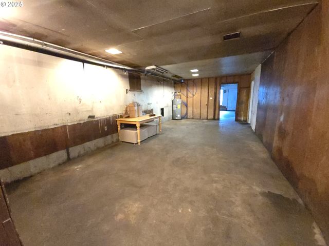 711 N COLUMBIA RIVER Hwy, St Helens, OR 97051