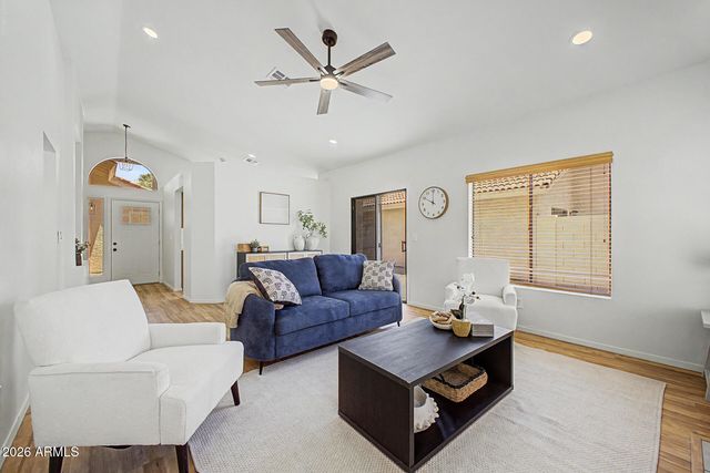 907 W BARBADOS Drive, Gilbert, AZ 85233