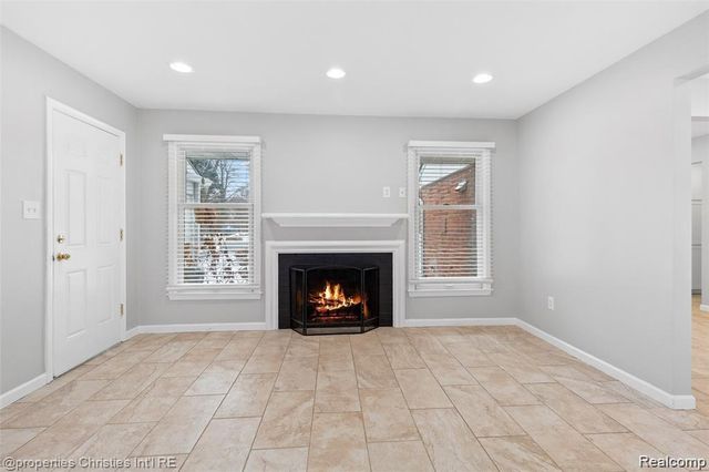 6881 W Dartmoor Road, West Bloomfield, MI 48322