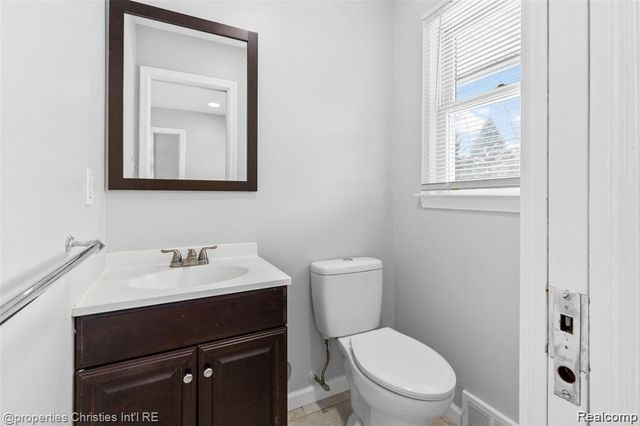 6881 W Dartmoor Road, West Bloomfield, MI 48322