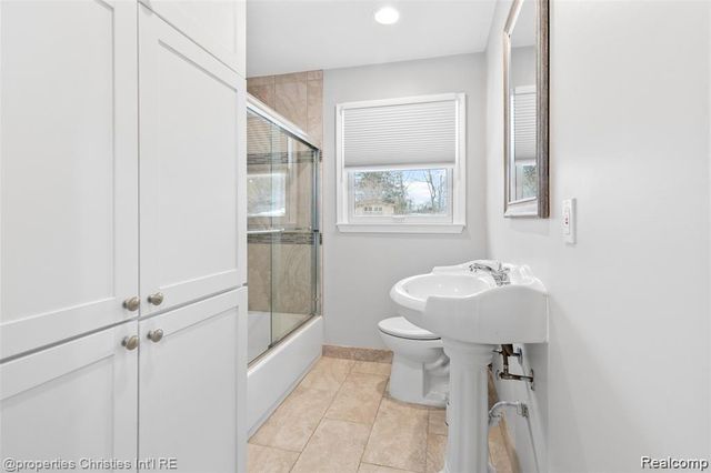 6881 W Dartmoor Road, West Bloomfield, MI 48322