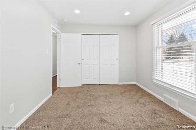 6881 W Dartmoor Road, West Bloomfield, MI 48322