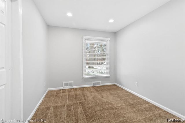 6881 W Dartmoor Road, West Bloomfield, MI 48322