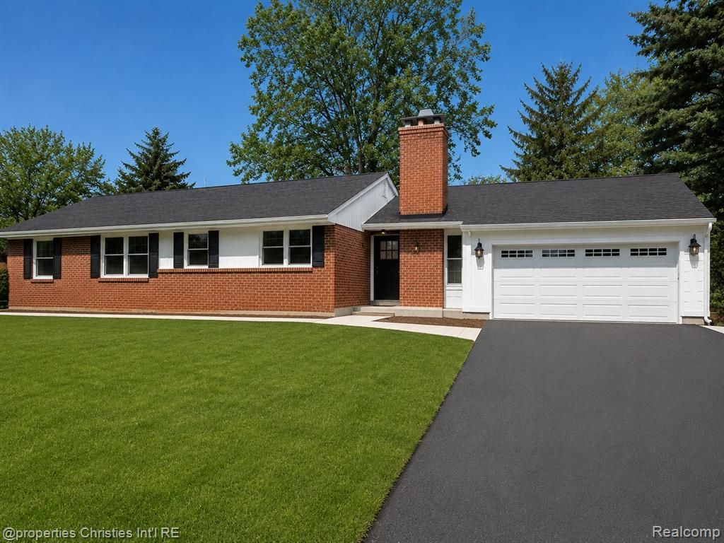 6881 W Dartmoor Road, West Bloomfield, MI 48322
