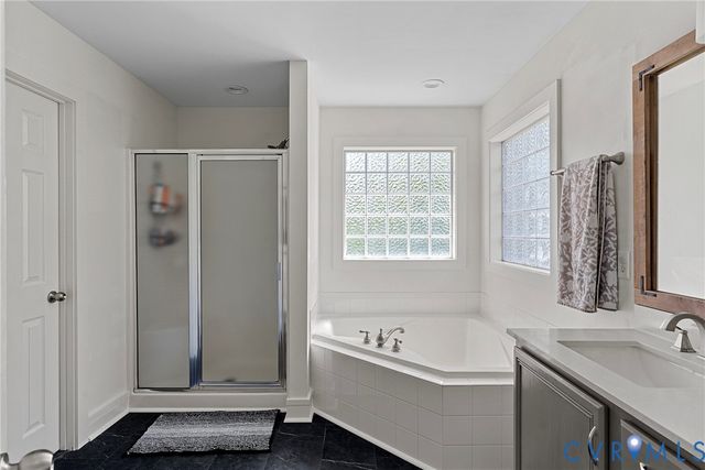 8919 Hollow Oak Dr, Midlothian, VA 23112