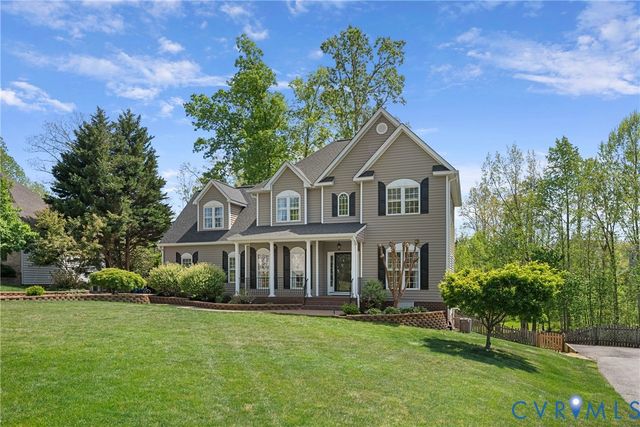 8919 Hollow Oak Dr, Midlothian, VA 23112