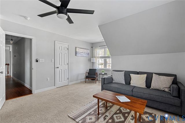 8919 Hollow Oak Dr, Midlothian, VA 23112