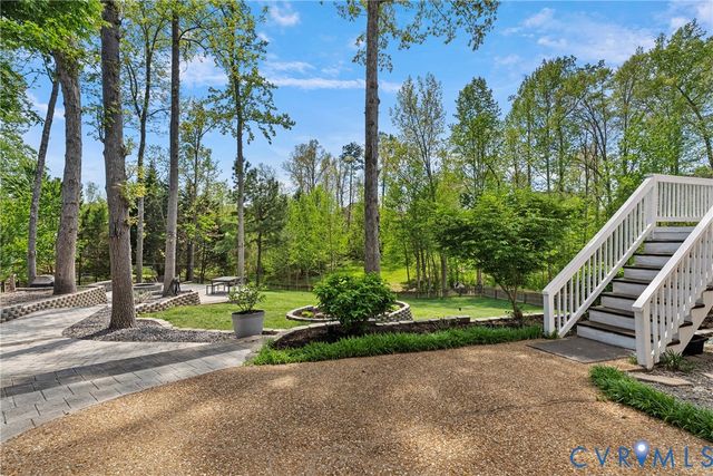 8919 Hollow Oak Dr, Midlothian, VA 23112