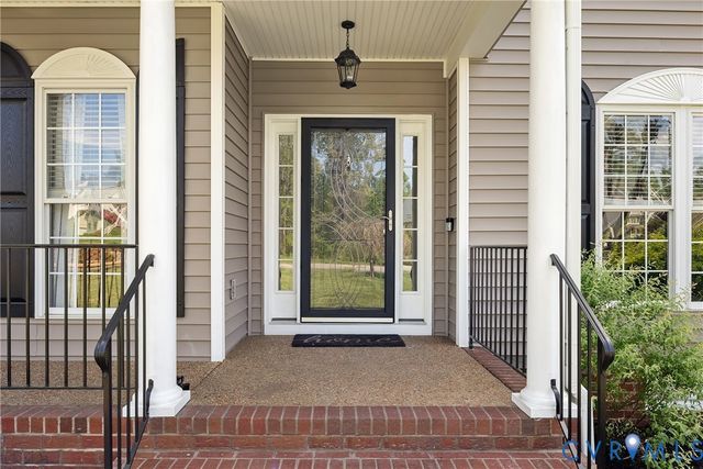 8919 Hollow Oak Dr, Midlothian, VA 23112