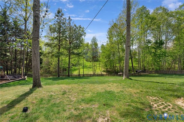8919 Hollow Oak Dr, Midlothian, VA 23112