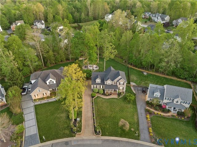 8919 Hollow Oak Dr, Midlothian, VA 23112