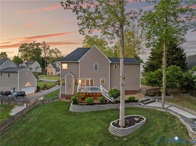 8919 Hollow Oak Dr, Midlothian, VA 23112