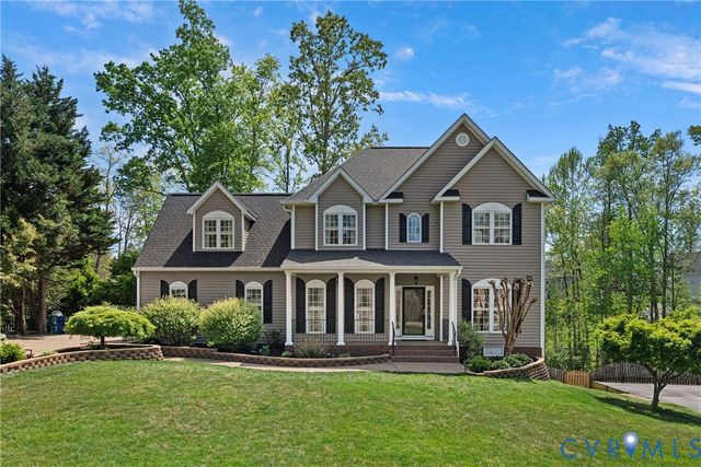 8919 Hollow Oak Dr, Midlothian, VA 23112