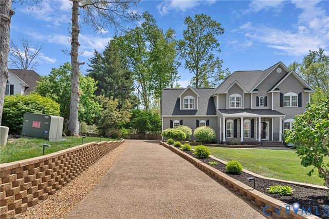 8919 Hollow Oak Dr, Midlothian, VA 23112