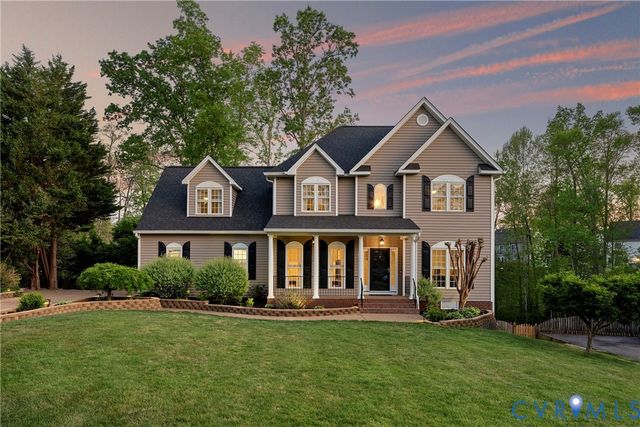 8919 Hollow Oak Dr, Midlothian, VA 23112