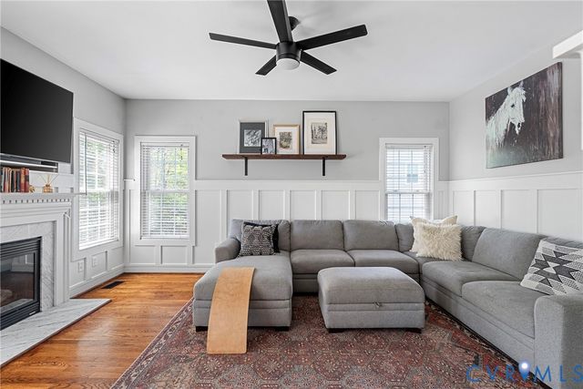 8919 Hollow Oak Dr, Midlothian, VA 23112